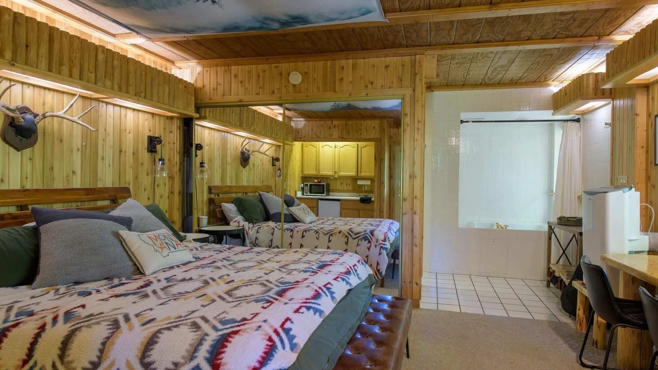 Photo of Livingroom in Eureka