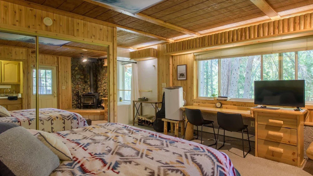 Photo of Livingroom in Eureka