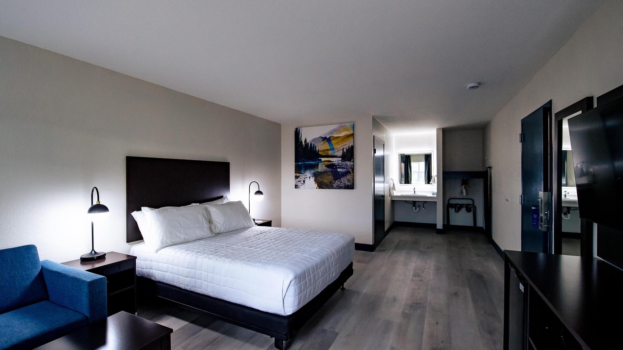 Photo of Bedroom in Forsyth