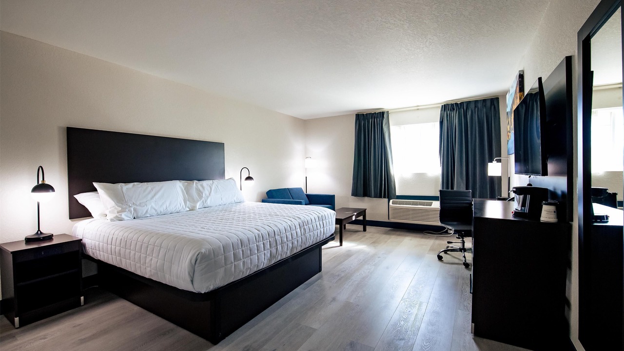 Photo of Bedroom in Forsyth