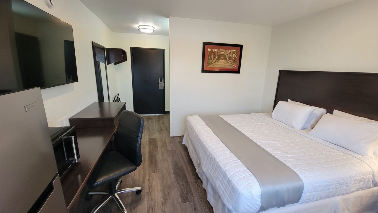 Photo of Bedroom in Minot