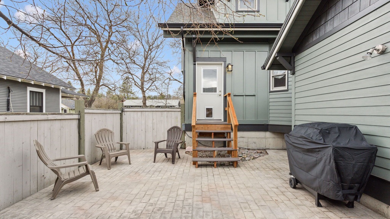 Photo of Patio Balcony in Lower Rattlesnake