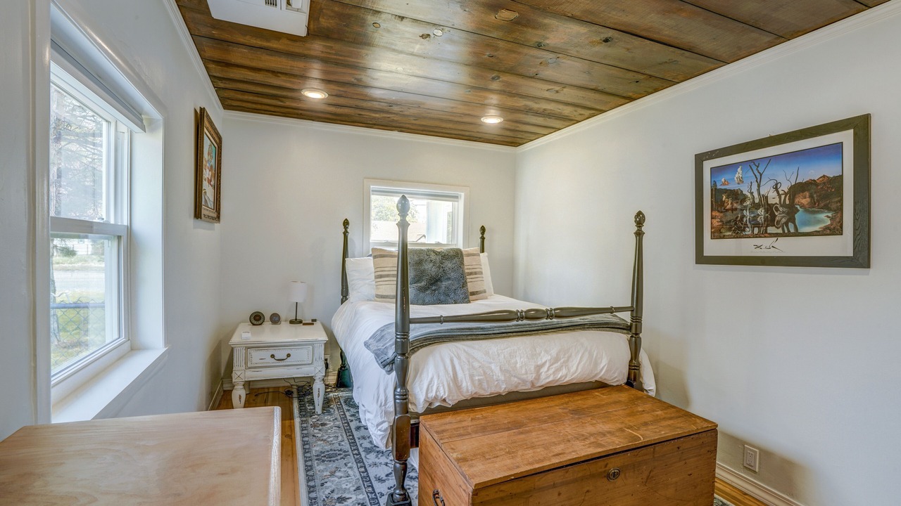 Photo of Others in Franklin to the Fort