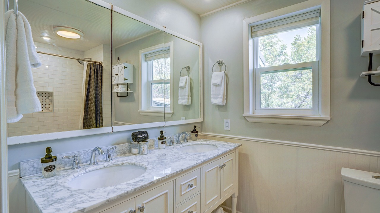 Photo of Others in Franklin to the Fort