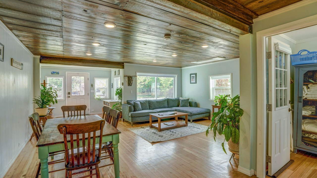 Photo of Others in Franklin to the Fort