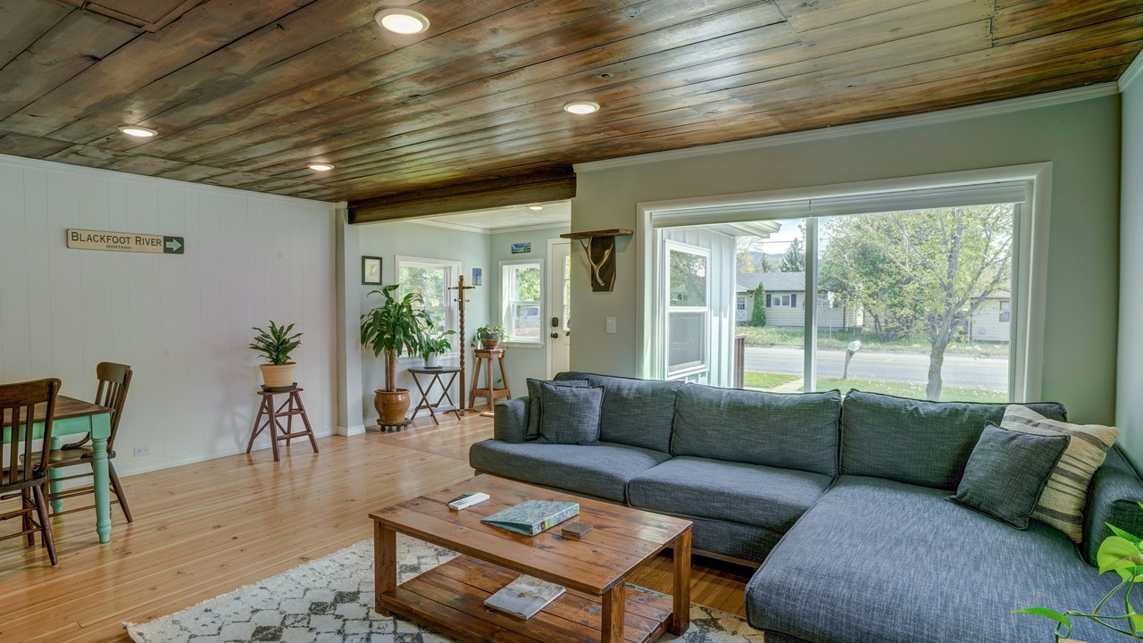 Photo of Livingroom in Franklin to the Fort