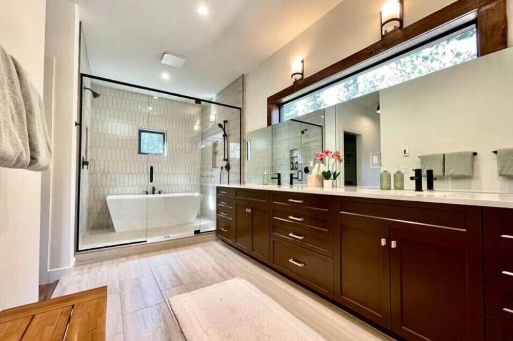 Photo of Bathroom in Donnelly