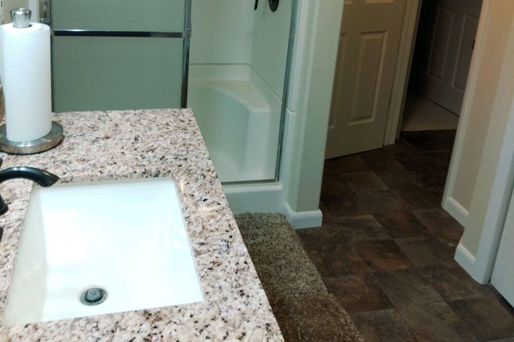 Photo of Bathroom in Edgar
