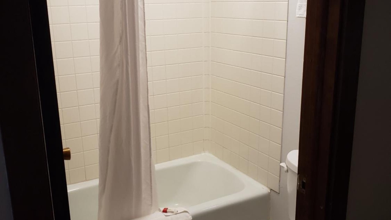 Photo of Bathroom in Roundup