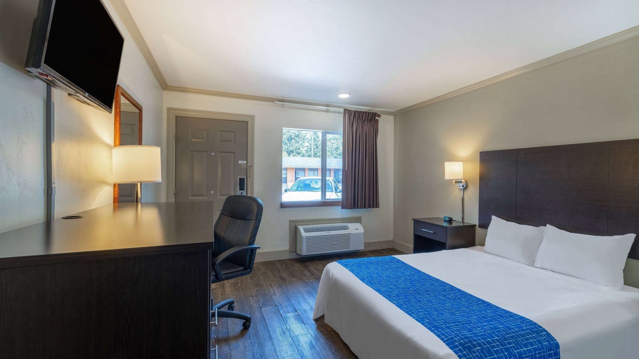 Photo of Bedroom in Livingston