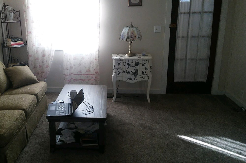 Photo of Livingroom in Plentywood