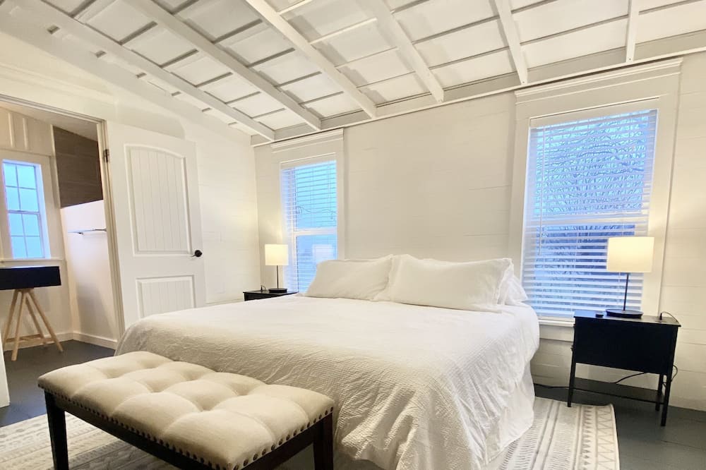 Photo of Bedroom in Benton City