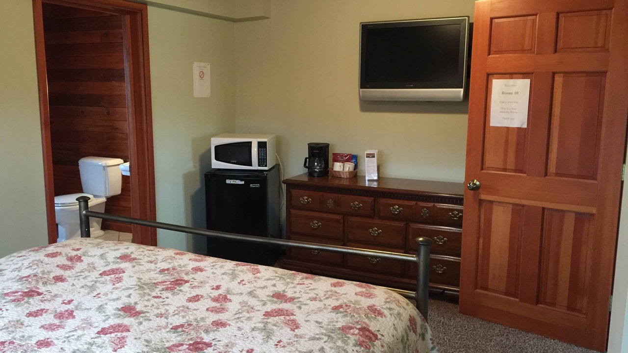 Photo of Bedroom in East Glacier Park Village
