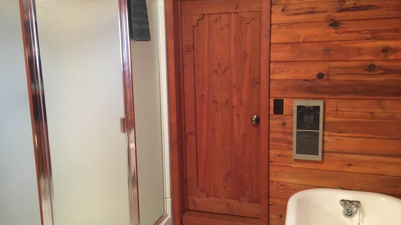 Photo of Bathroom in East Glacier Park Village