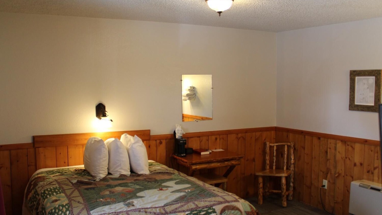 Photo of Bedroom in Cooke City-Silver Gate