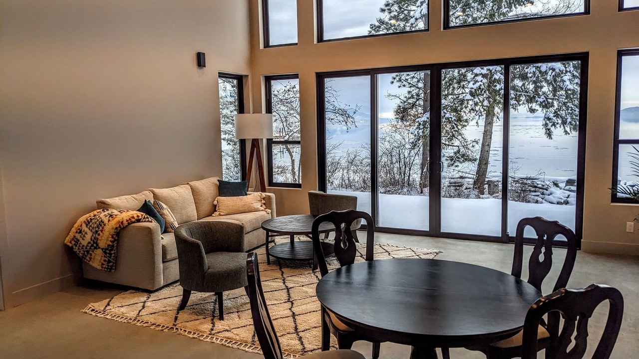 Photo of Livingroom in Woods Bay