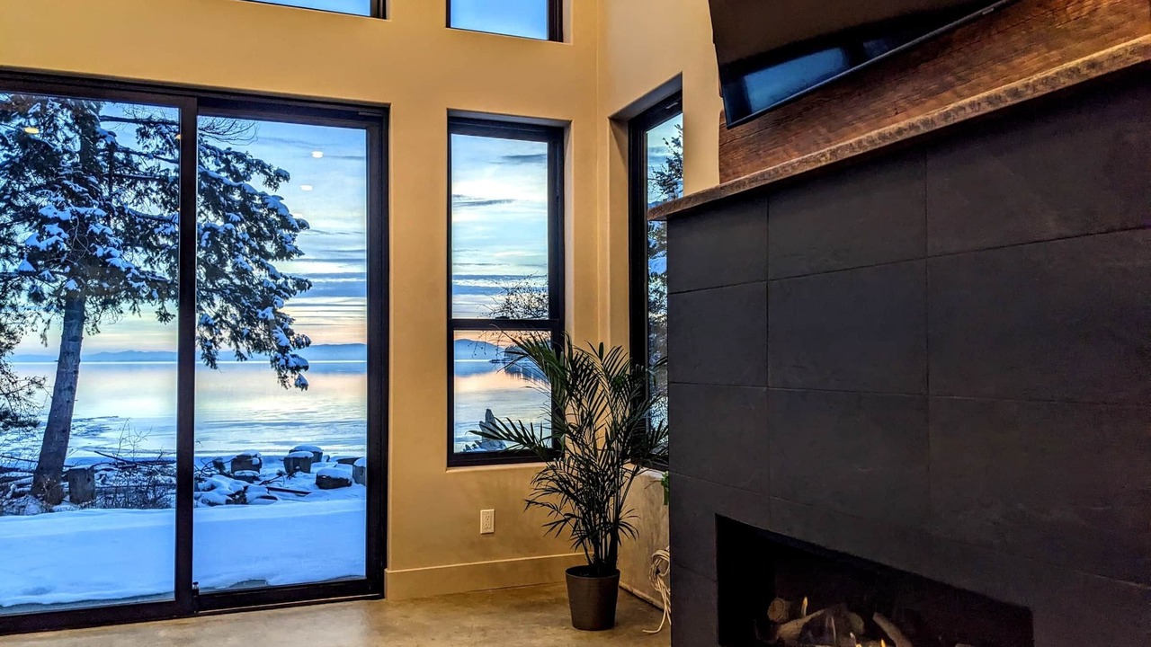 Photo of Livingroom in Woods Bay