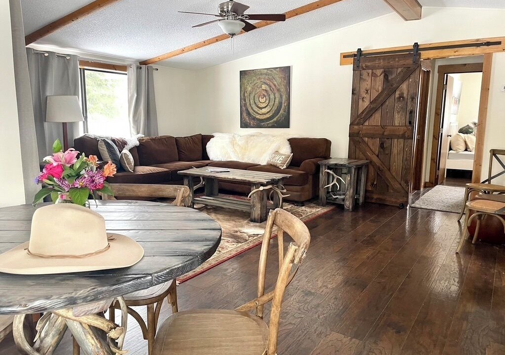 Photo of Bedroom in Lakeside