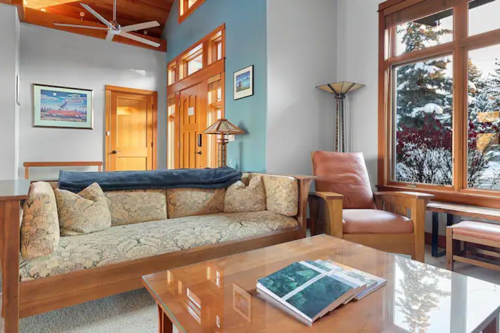 Photo of Livingroom in Farviews - Pattee Canyon