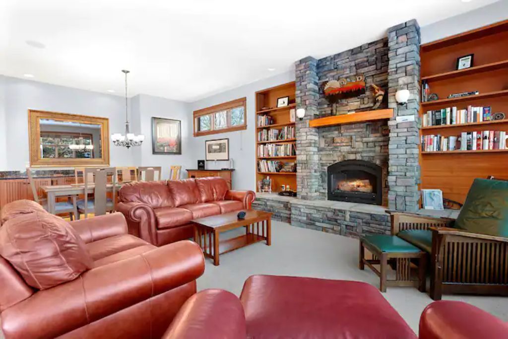 Photo of Livingroom in Farviews - Pattee Canyon