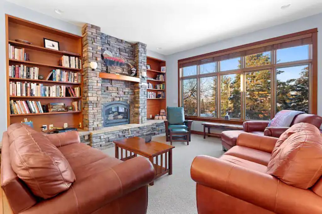 Photo of Livingroom in Farviews - Pattee Canyon