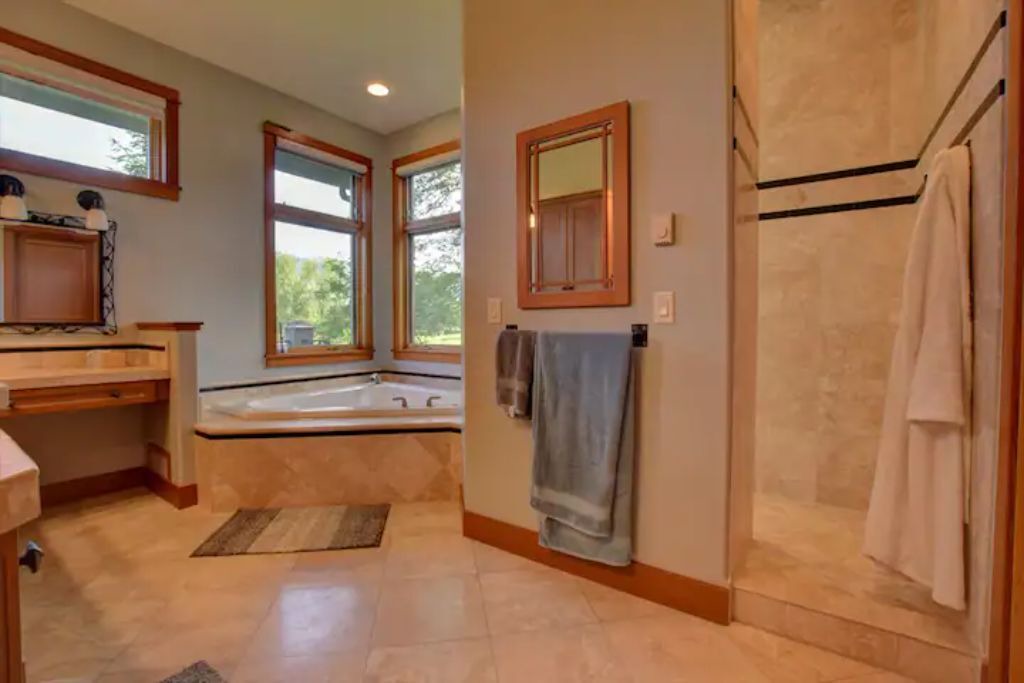 Photo of Bathroom in Farviews - Pattee Canyon