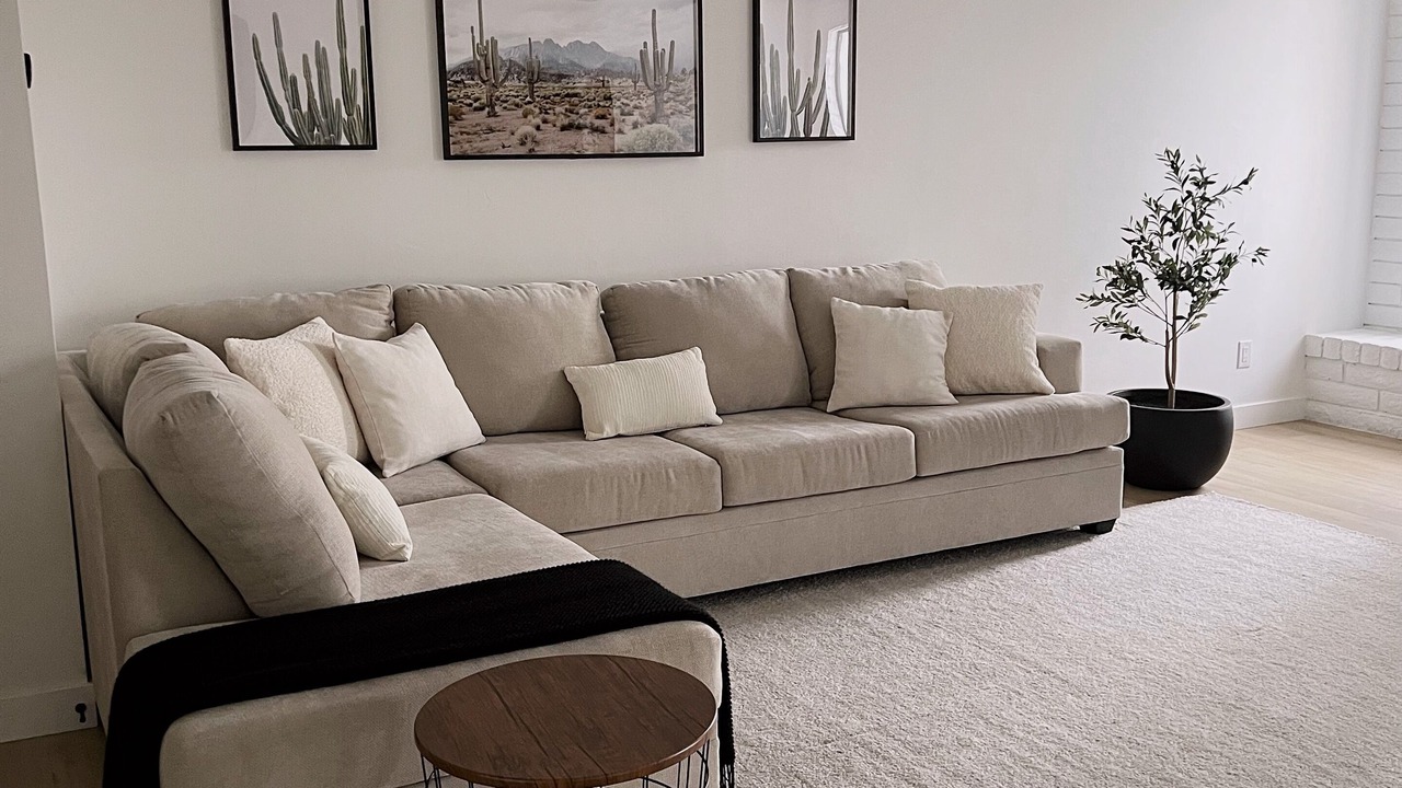 Photo of Livingroom in Paradise Valley Village