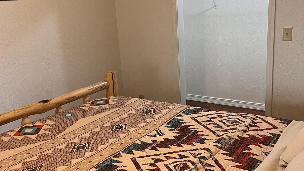 Photo of Bedroom in Farviews - Pattee Canyon