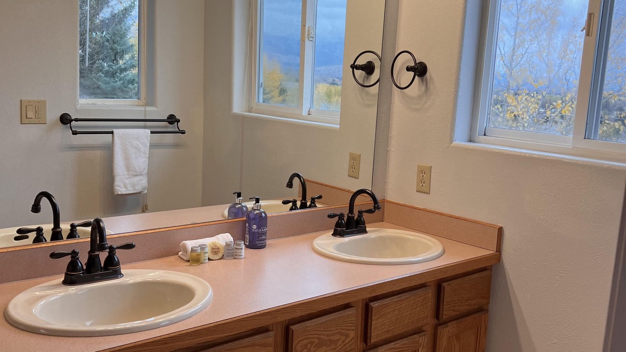 Photo of Bathroom in Farviews - Pattee Canyon