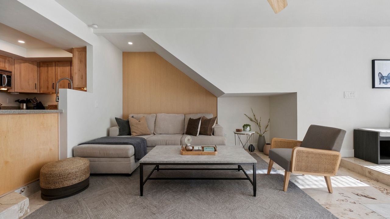 Photo of Livingroom in Camelback East