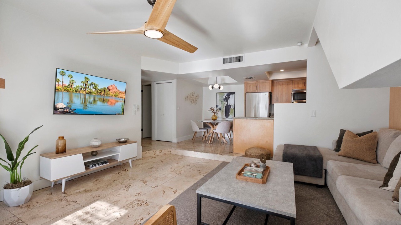 Photo of Livingroom in Camelback East