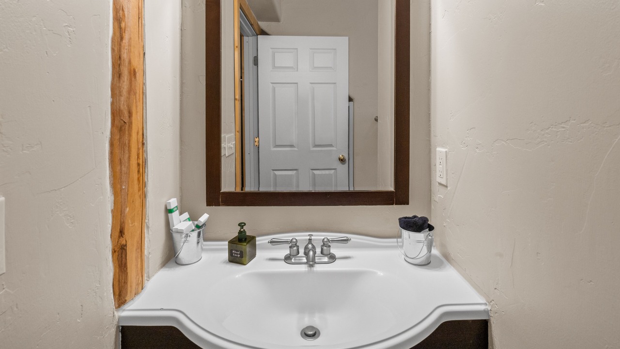 Photo of Bathroom in West Yellowstone