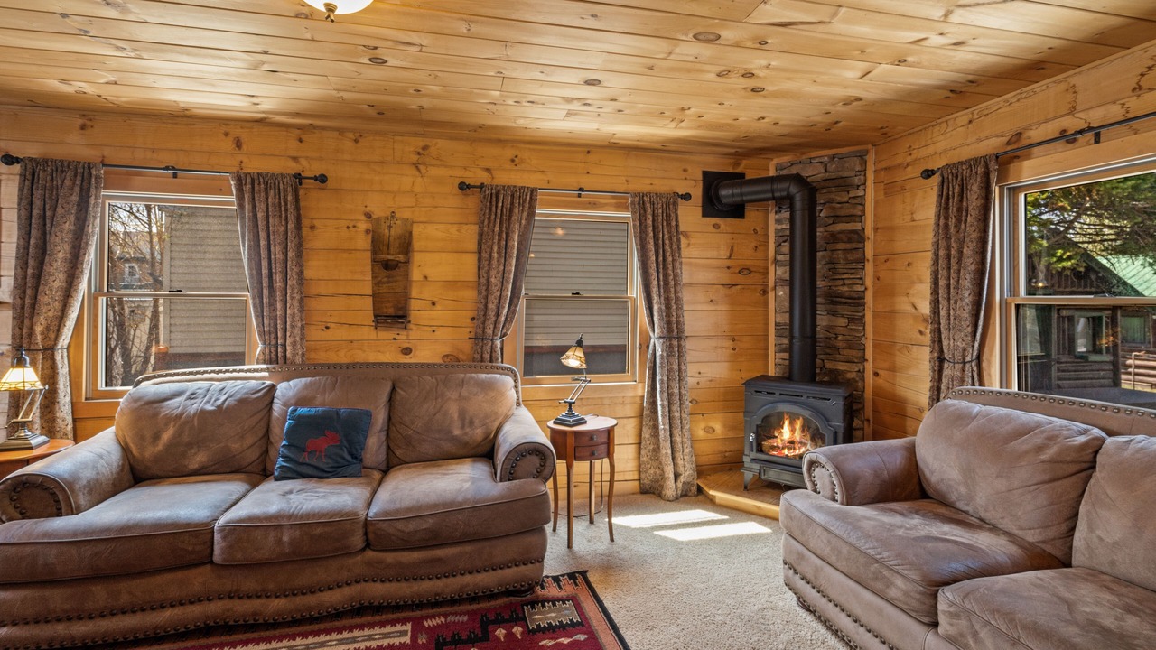 Photo of Livingroom in West Yellowstone
