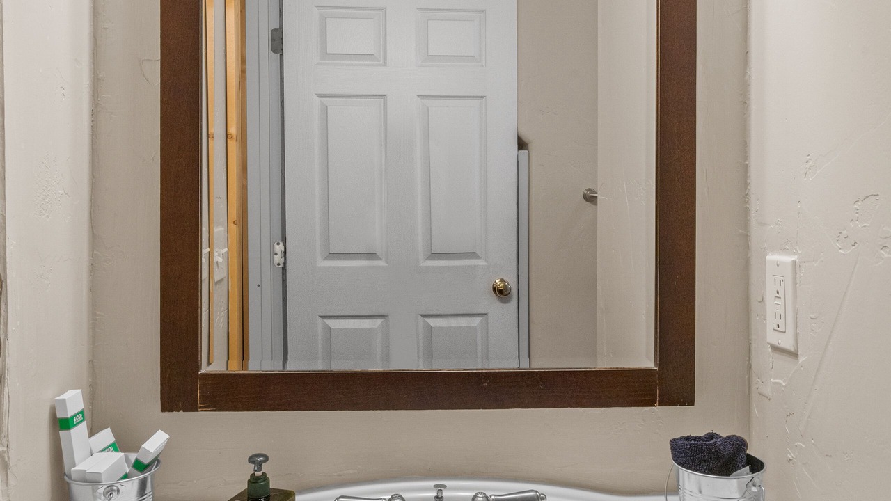 Photo of Bathroom in West Yellowstone