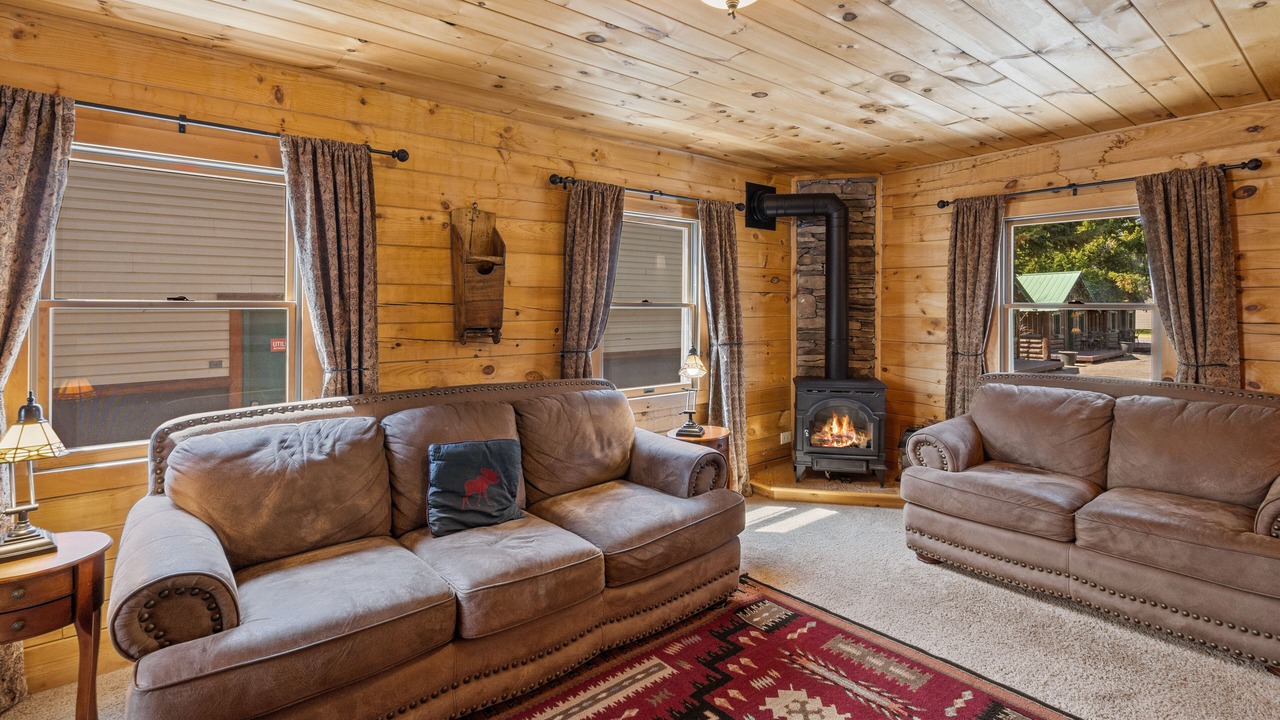 Photo of Livingroom in West Yellowstone