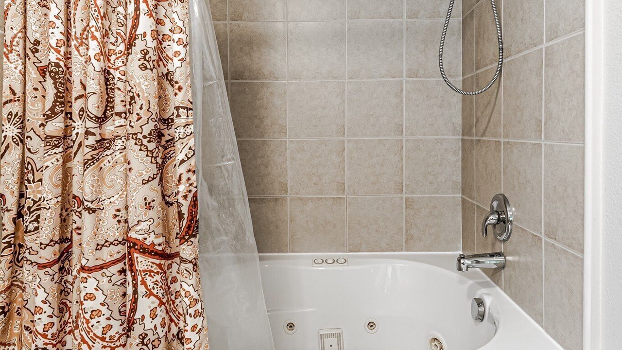 Photo of Bathroom in Riverbend