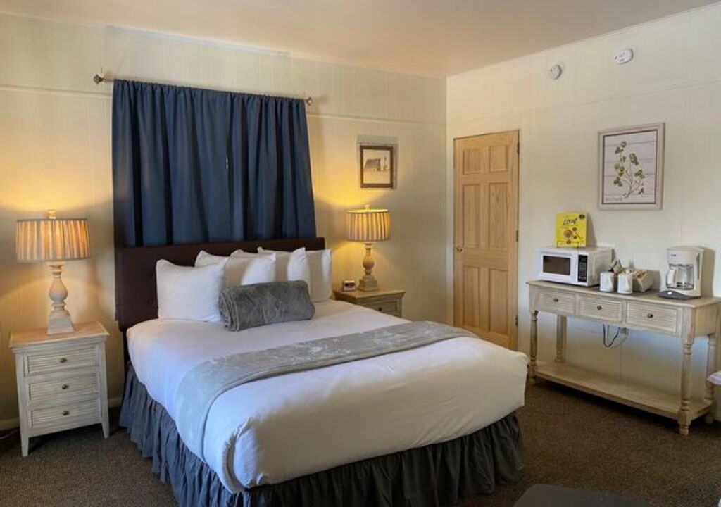 Photo of Others in Helena