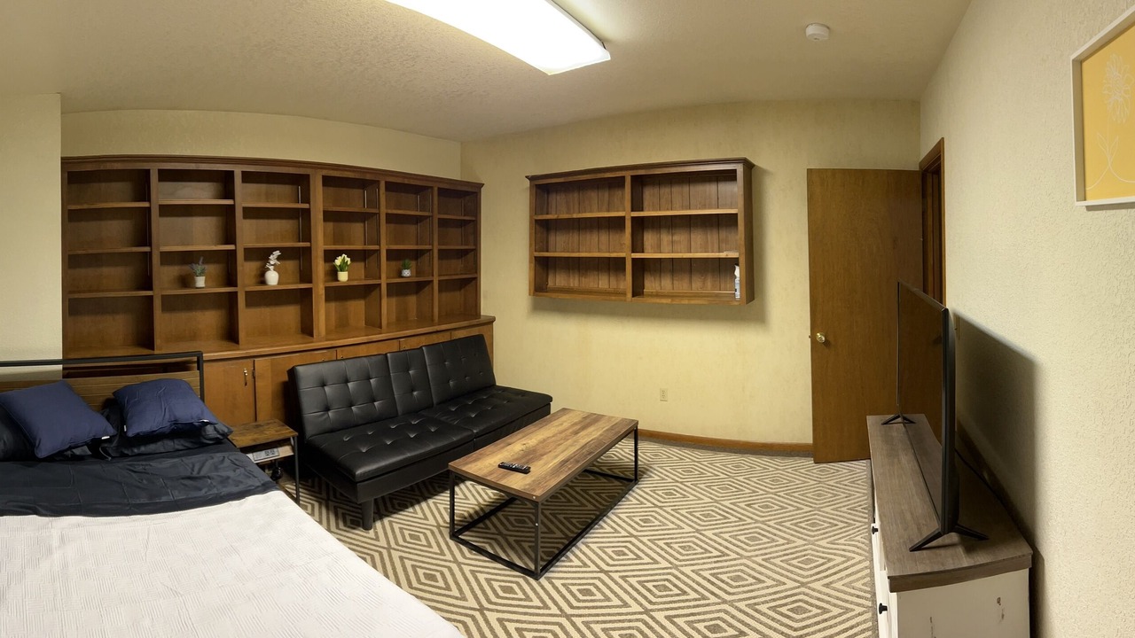 Photo of Bedroom in Central - Terry
