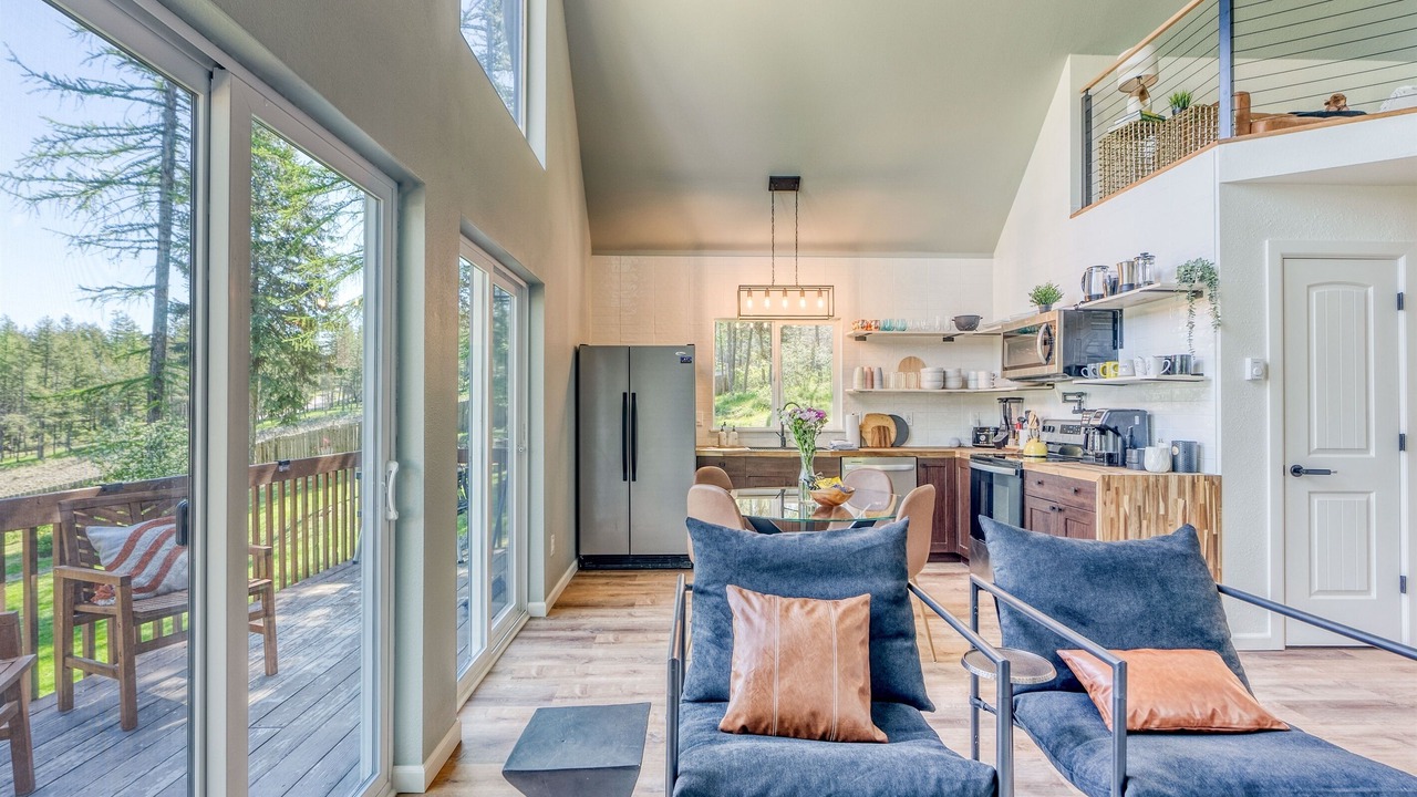 Photo of Bedroom in Lakeside