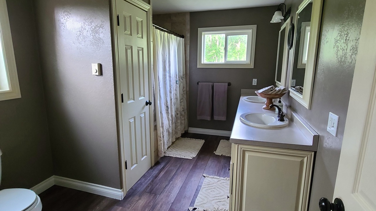 Photo of Bathroom in Geyser