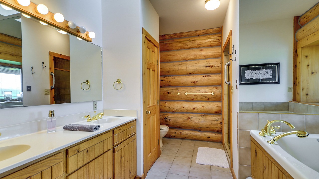 Photo of Bathroom in Roberts