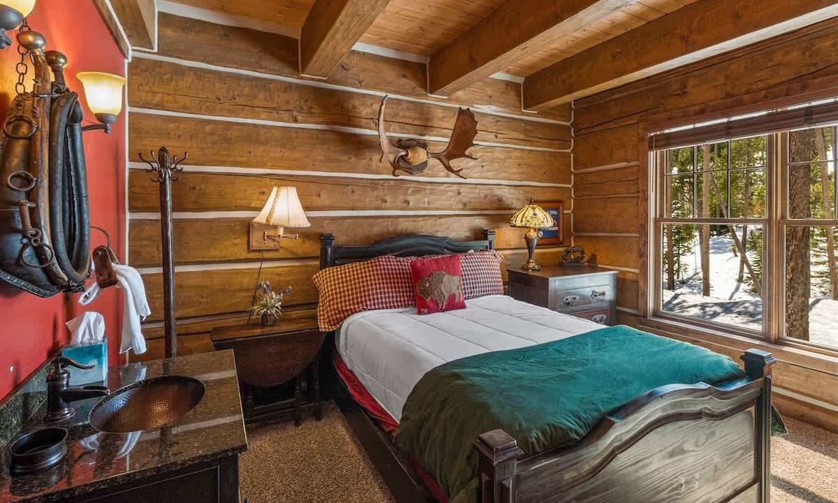Photo of Bedroom in Powder Ridge