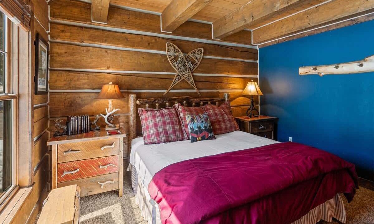 Photo of Bedroom in Powder Ridge