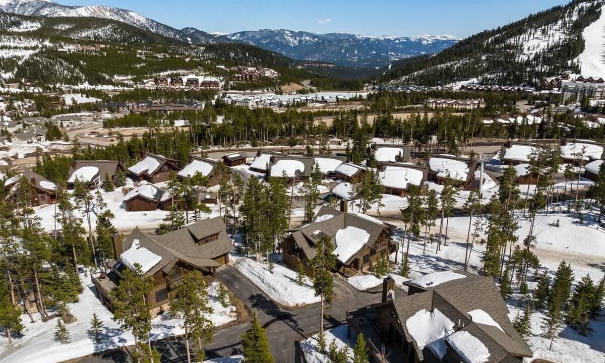 Photo of Outdoor in Powder Ridge