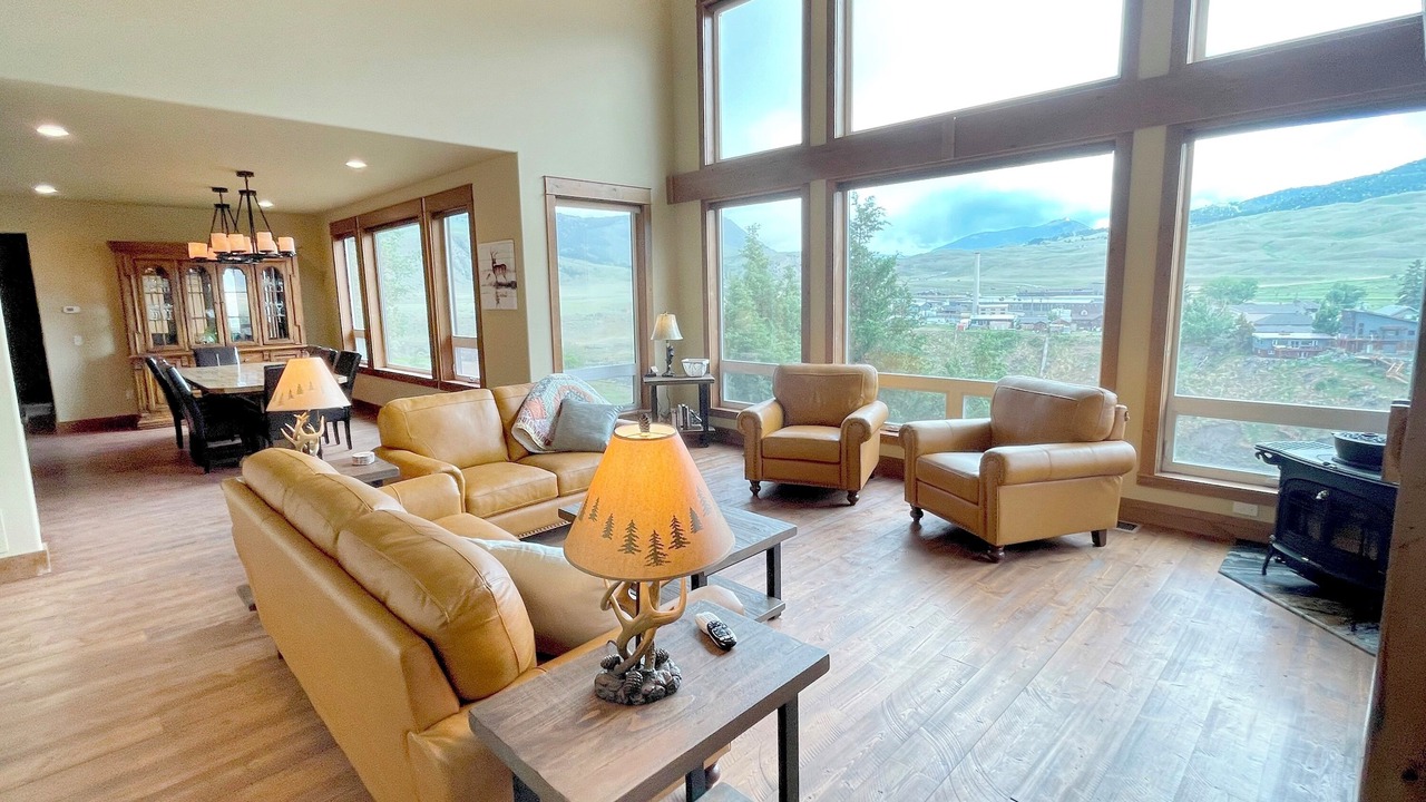 Photo of Livingroom in Gardiner