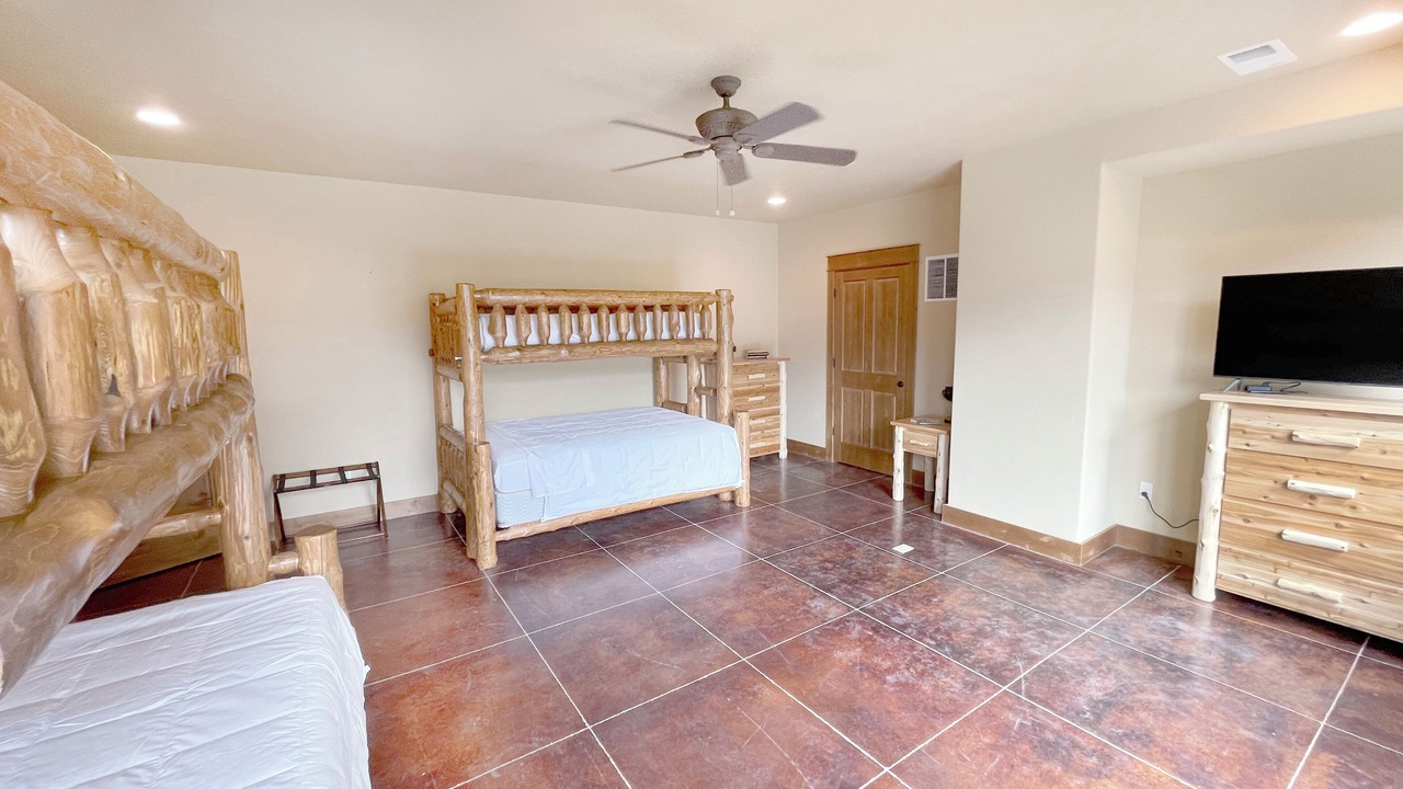 Photo of Bedroom in Gardiner
