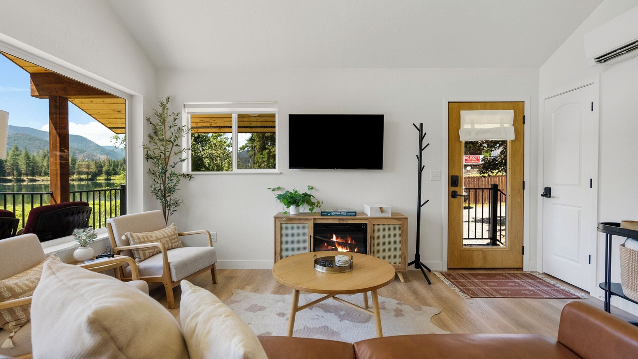 Photo of Livingroom in Thompson Falls