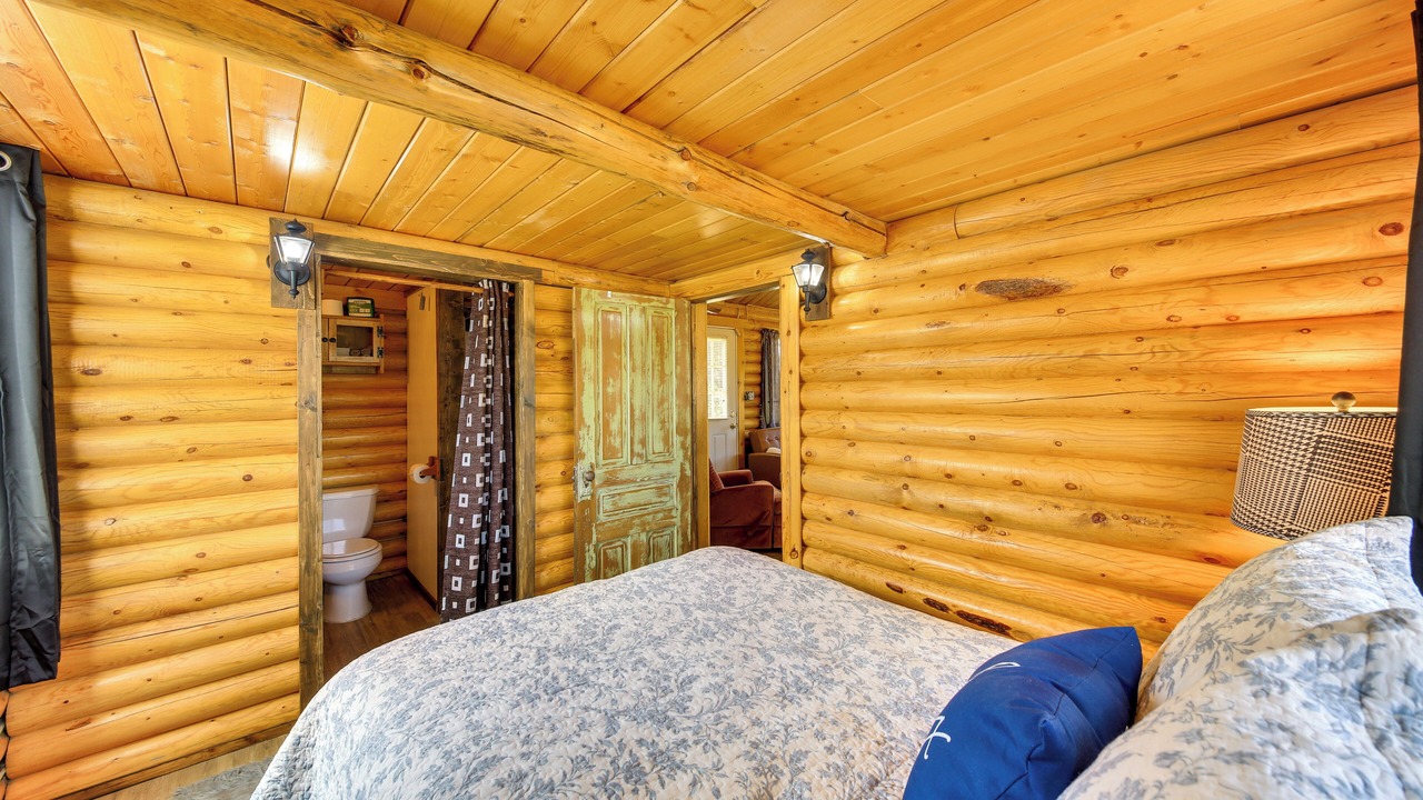 Photo of Bedroom in Trout Creek