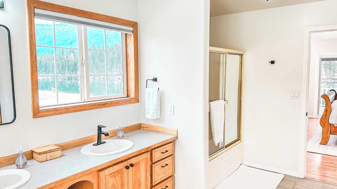 Photo of Bathroom in Thompson Falls
