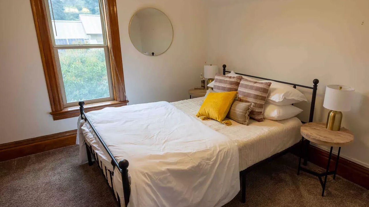 Photo of Bedroom in Lower Rattlesnake